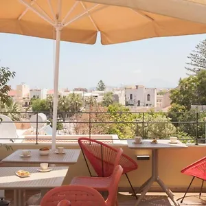 Apartahotel C, Rétino